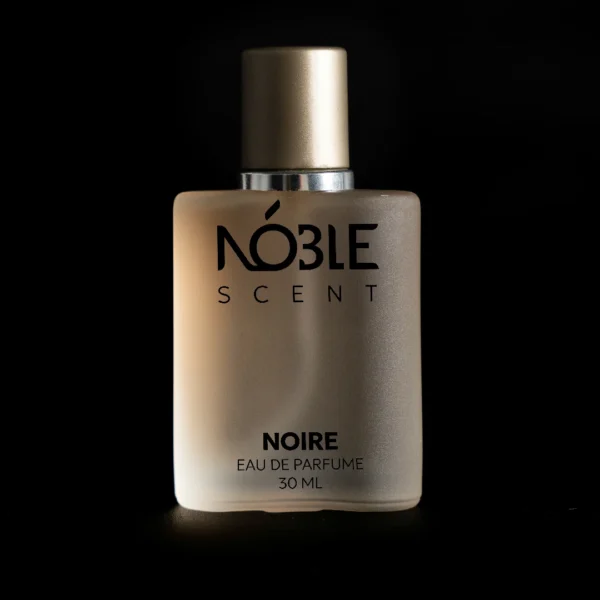 Noire Noble Scent dengan variasi top middle bottom notes dengan latar belakang hitam