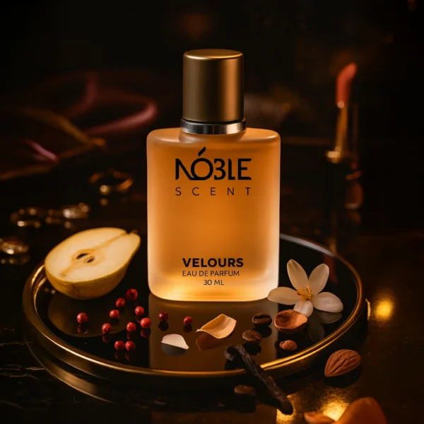 Velours Noble Scent dengan variasi top middle bottom notes dengan latar gelap