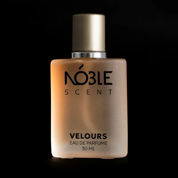 Velours Noble Scent dengan variasi top middle bottom notes dengan latar gelap